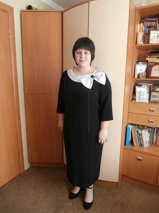 Терміново продаю  жіночу сукню