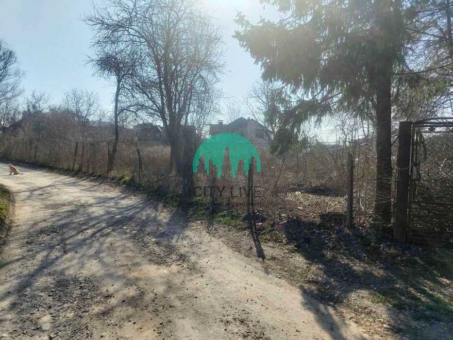 Терміново продам земельну ділянку біля міського озера(60)