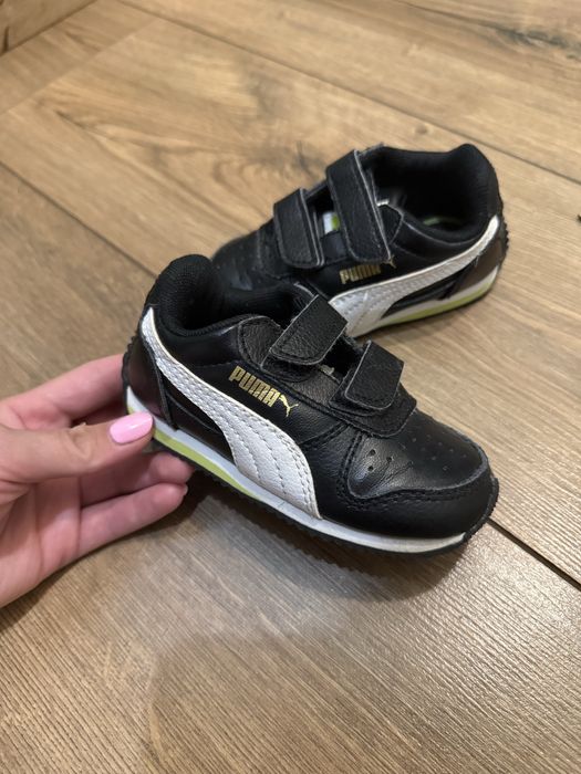 Взутя на літо кросівки сандалі шльопанці 19-21рр Puma Crocs Garvalin