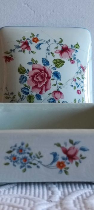 Caixa VA com decoração Flores