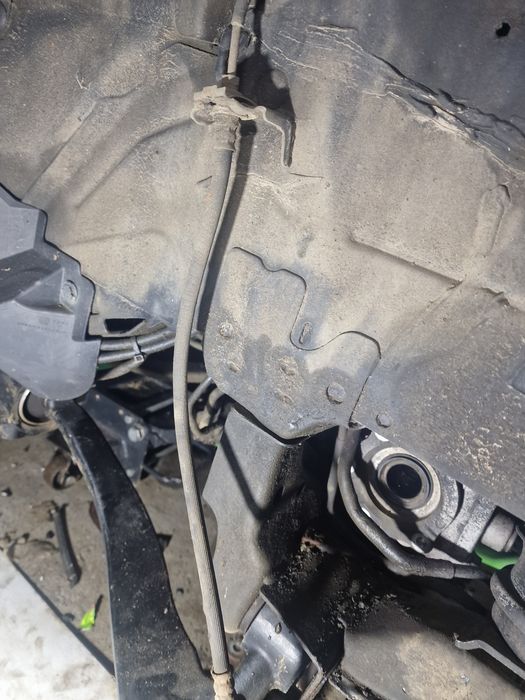 Mocowanie wzmocnienie  sanek przednich  infiniti fx35 fx45