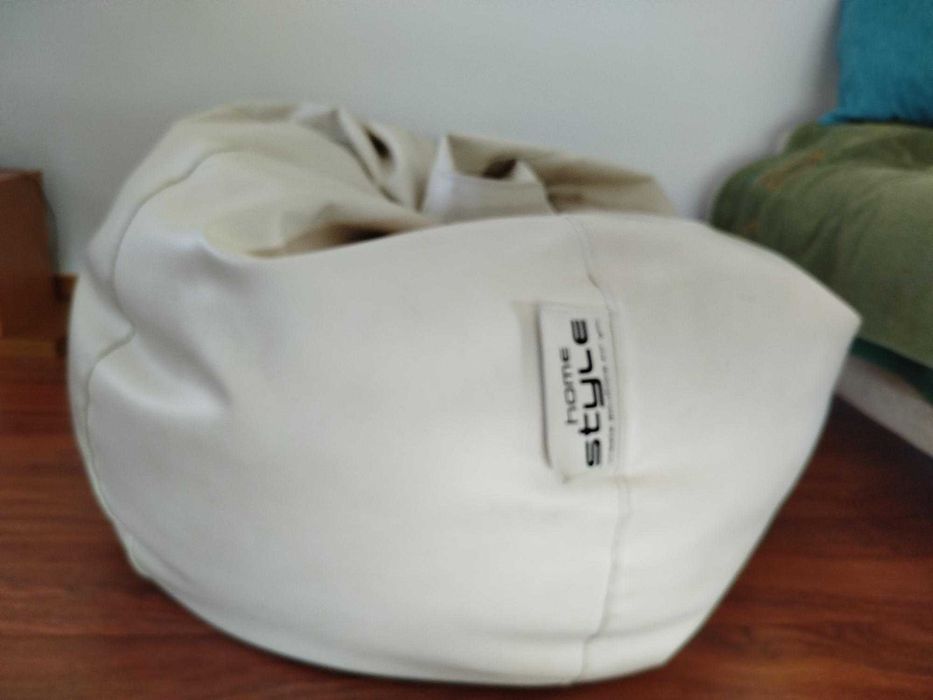 PUFF Branco  |  Tamanho (Diâmetro: 70 cms)