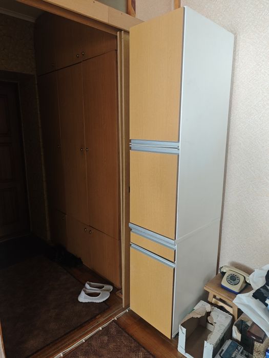 Продаю пенал кухонний