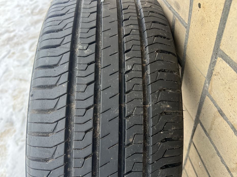 Гума 235 / 65 R17