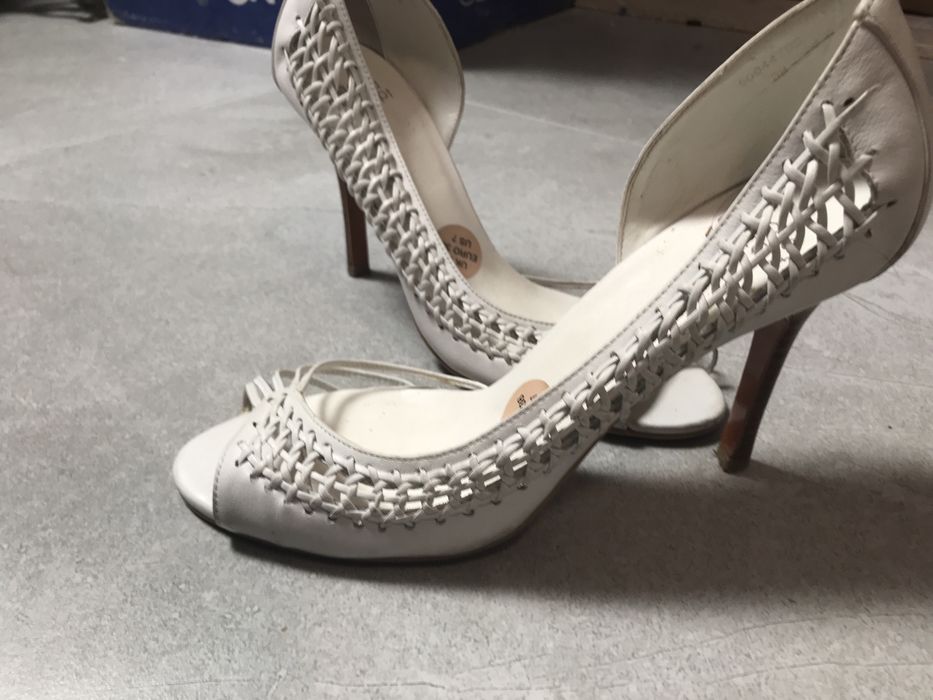 Buty sandały szpilki ażurowe soya concept białe