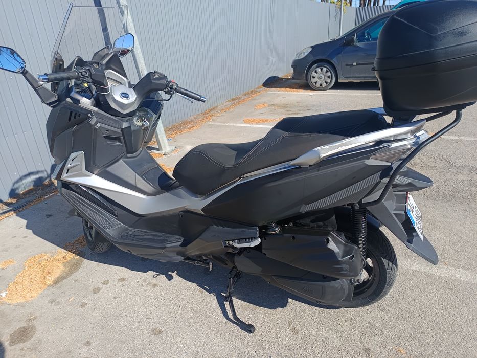Cruy sym 125 maxiscooter