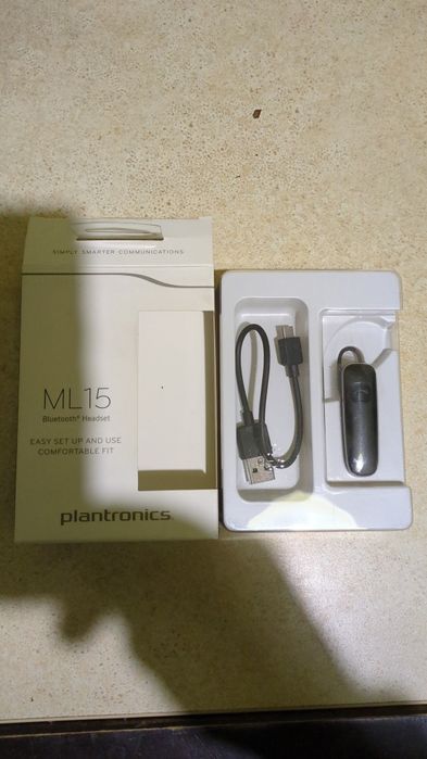 Продам блютуз гарнітуру Plantronics ML15