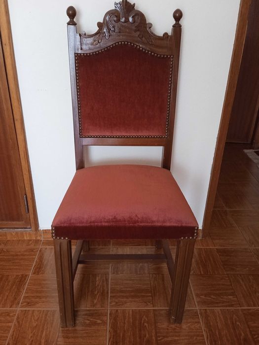 Móvel de QUARTO COMPLETO (Colchão incluído) em Castanho