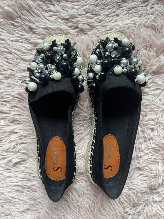 Czarne espadryle z ozdobnym przodem, rozmiar 40