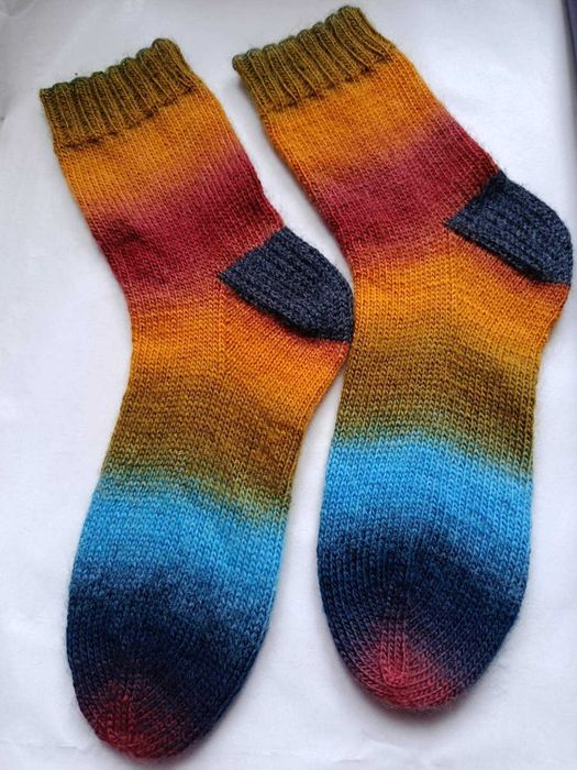 Продам женские тёплые вязаные тонкие носки ручной работы 41-42 р.