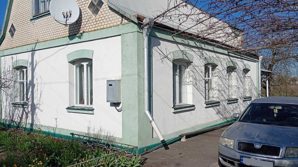 Цегляний будинок з утепленням в смт Гребінки, 15 соток