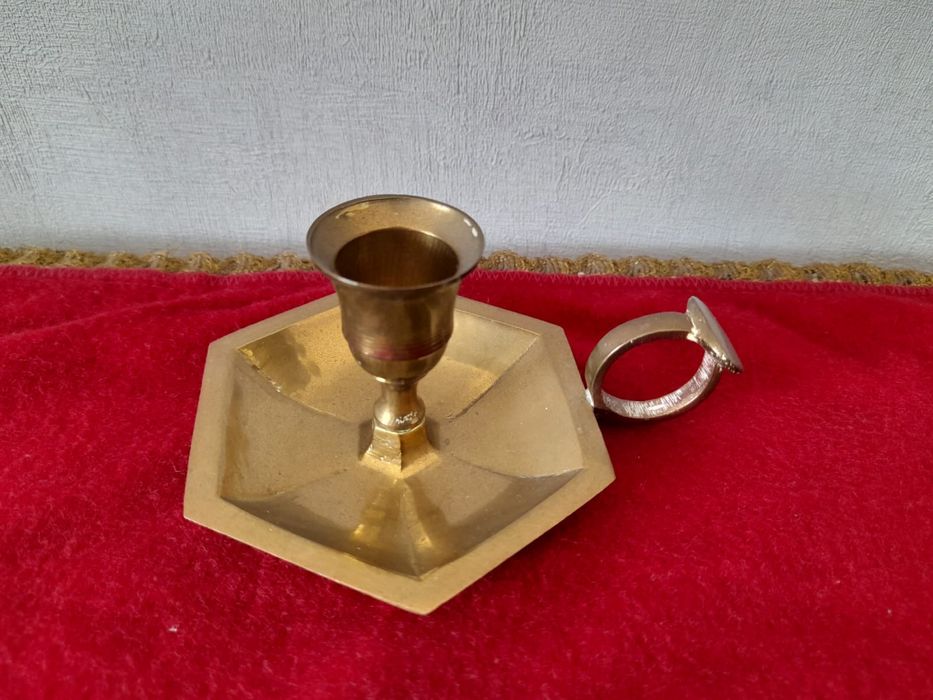 Mosiężny świecznik kaganek