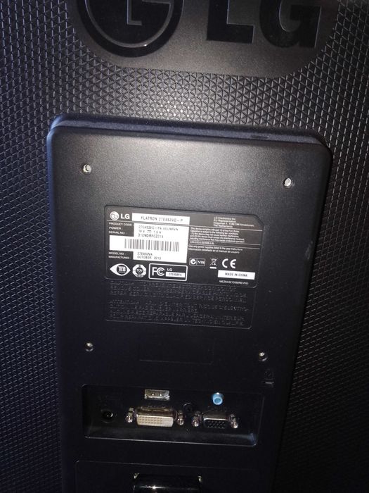 Komputer z monitorem