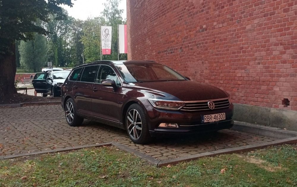 VW passat b8 2.0 TDI  DSG 190 KM