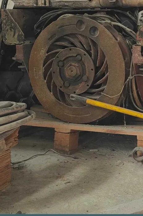 Hidráulicos com grande capacidade de carga e travão elétrico camiões