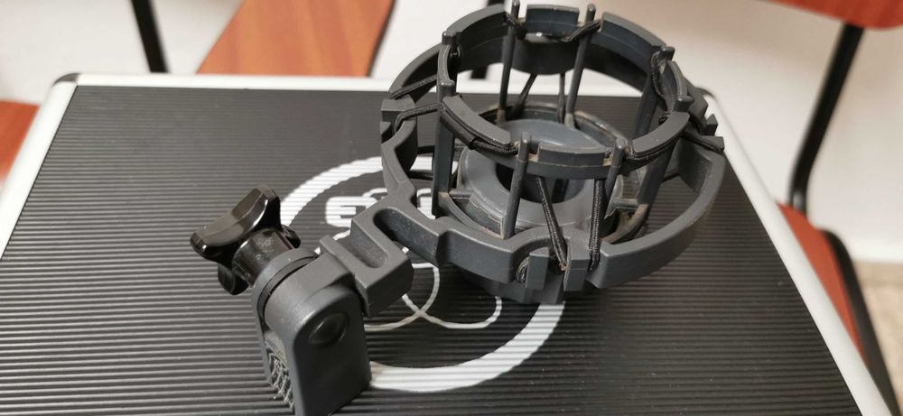 Microfone de  Estúdio AKG C4000 B