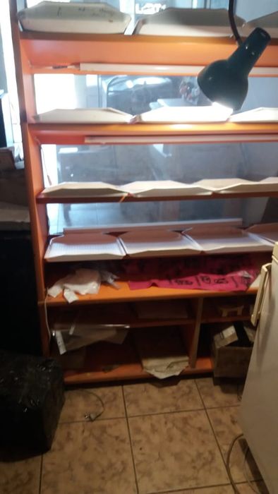 Стелажі для їжі может комусь потрібні