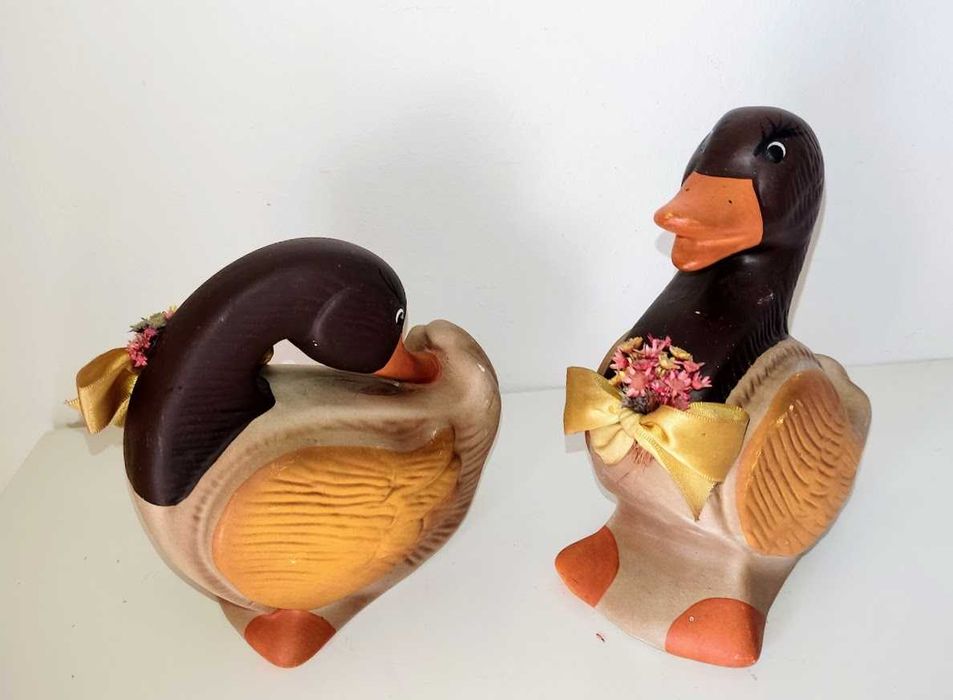 Patos em faiança do Brasil pintados à mão
