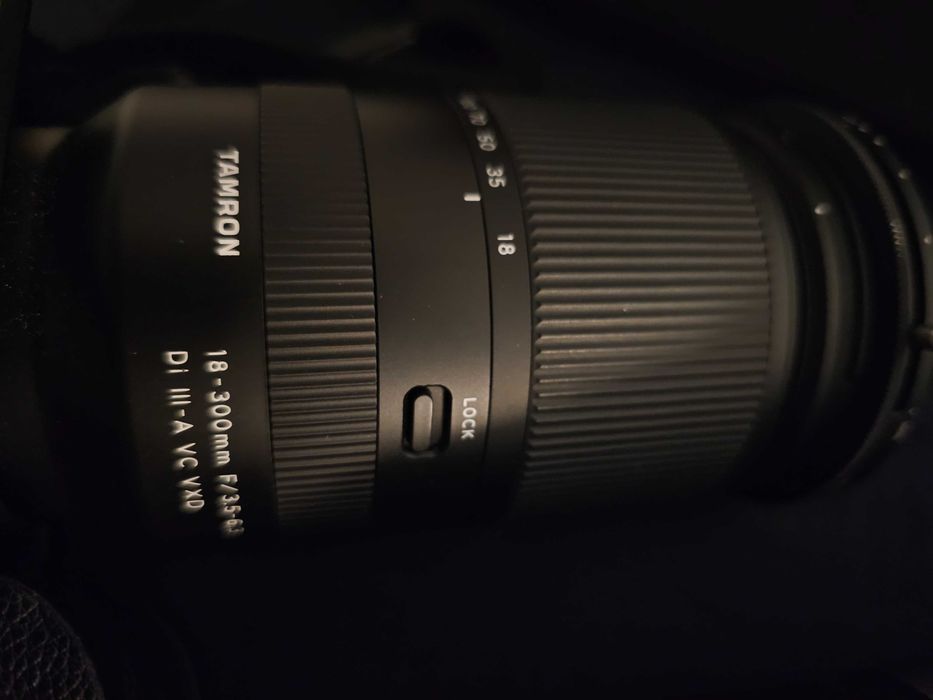 Sony ZV-E10 + Tamron 18-300 + Meike 81 mm 1.8
