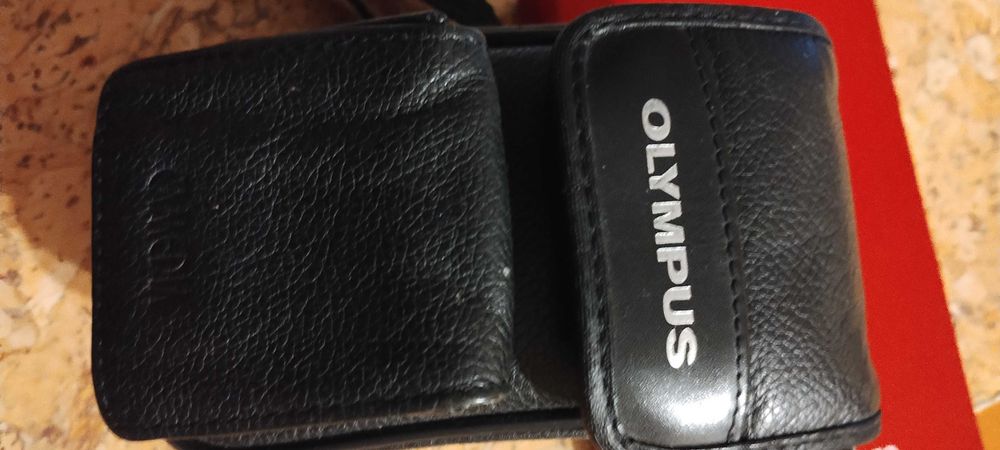 Aparat analogowy - Olympus MJU II Zoom 80  oraz etui