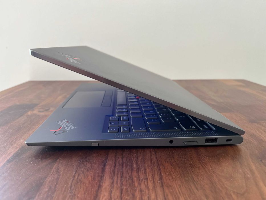 ThinkPad X1 Yoga Gen 6 - i5-1145G7/16GB RAM/256GB NVMe/Teclado PT-PT/Bateria 100%
