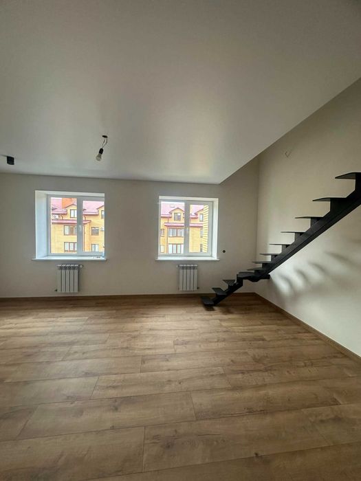 Продаж  просторої  3-кімнатної квартири з ремонтом у  Нетішині