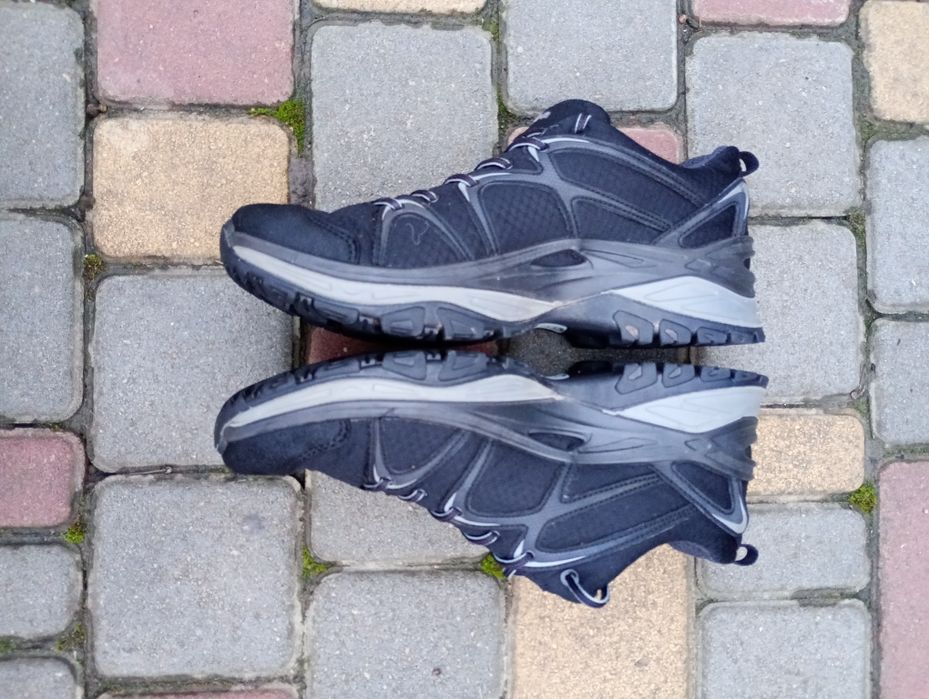 Кроссовки Lowa Gore tex 44