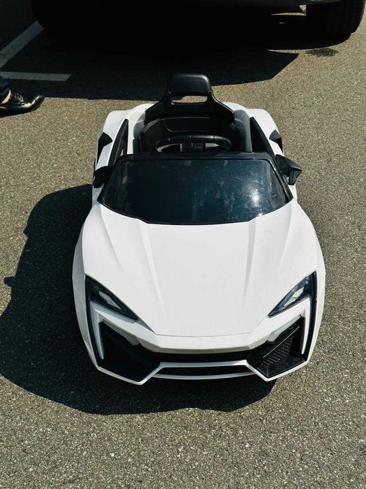 Дитячий електромобіль