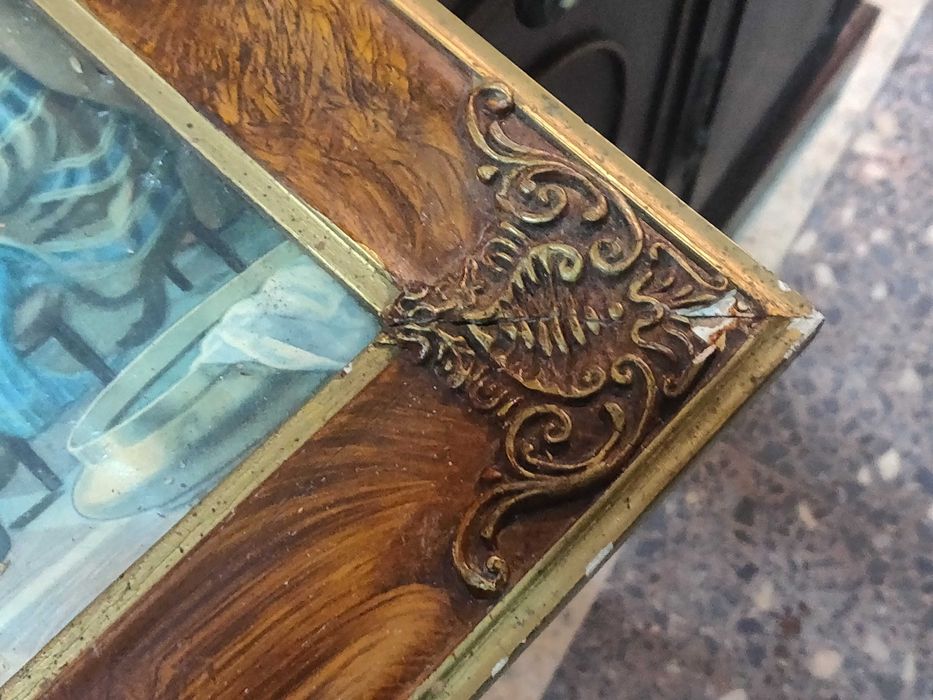 Quadro com moldura em madeira