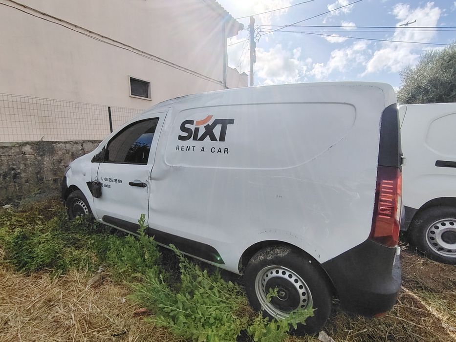 Renault Express 2024 só 25.000 km, a trabalhar e a andar. (GARANTIA 18 MESES) Aceita-se Mota ou Carro de Retoma (Leia o anuncio todo)