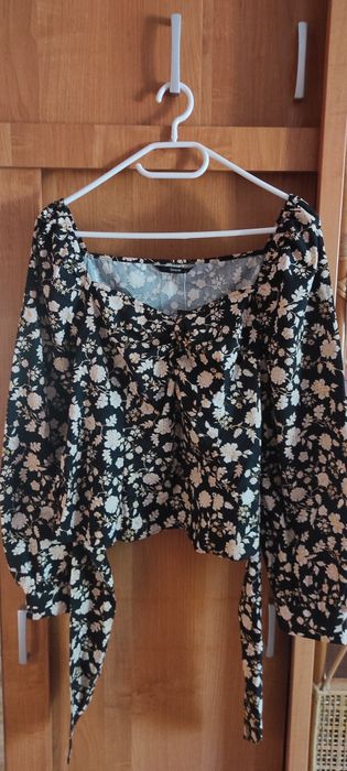 Nowa elegancka czarna bluzka kwiaty z wiązaniem George XXL 44