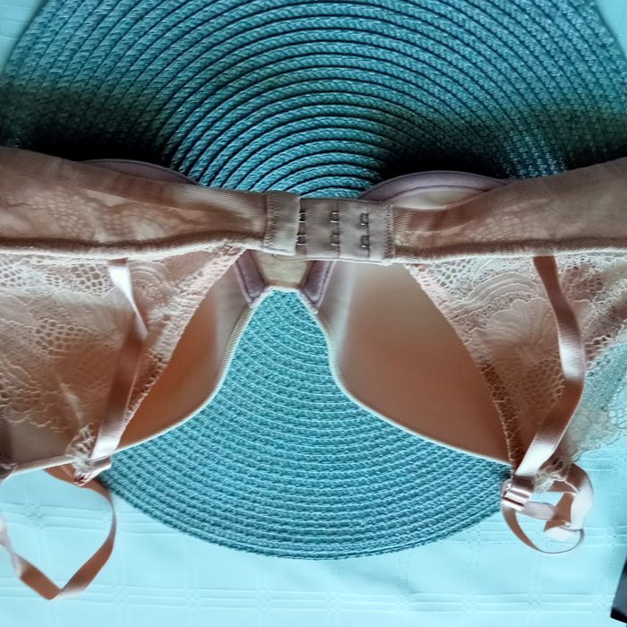 Biustonosz komfortowy Triumph 80B