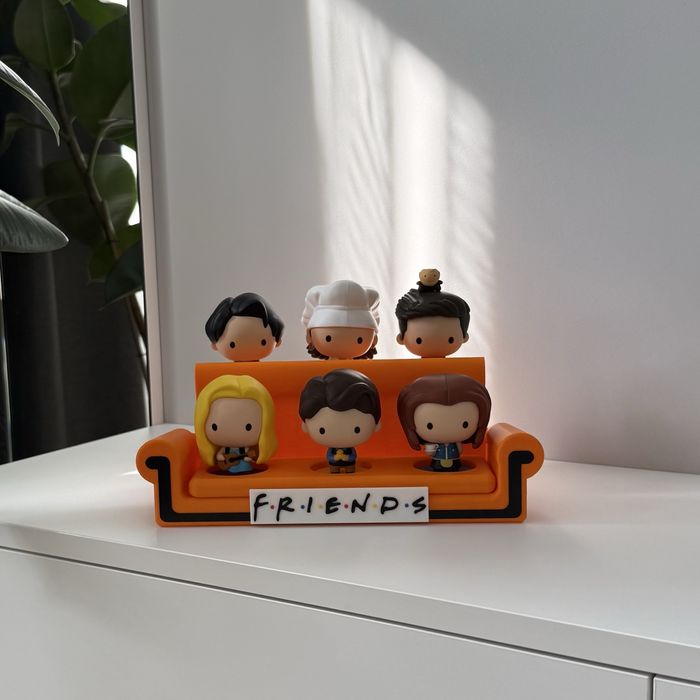 Якісний диван-підставка для фігурок Friends з McDonald’s