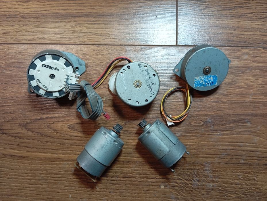 Продам шаговые электромоторы.!