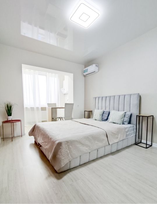 Подобово квартира на залізничному вокзалі, біля метро Вокзальна.