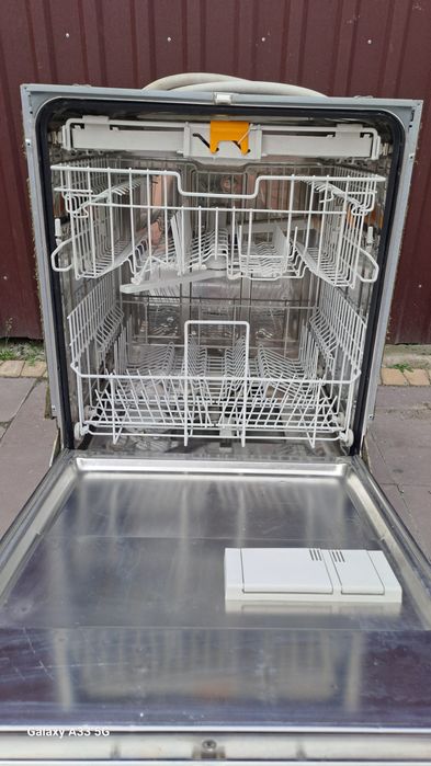 Посудомийна машинка Miele 60 на 80 розміри