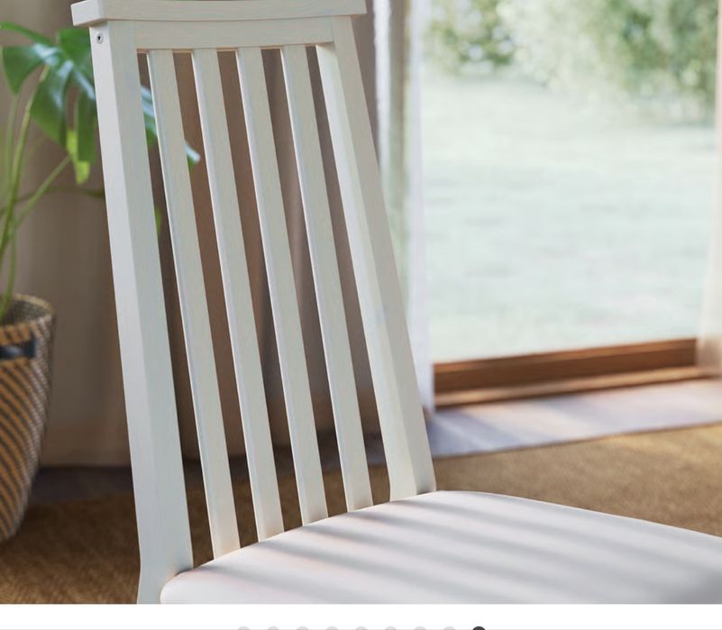 Mesa e cadeiras em madeira maciça para sala de jantat