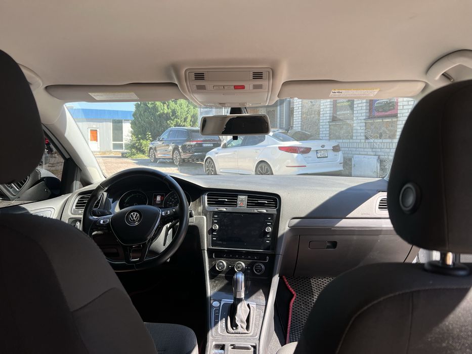 Volkswagen E-Golf 2017