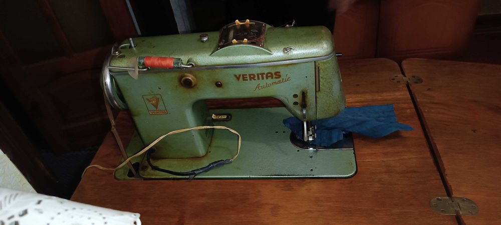 Швейна машинка veritas