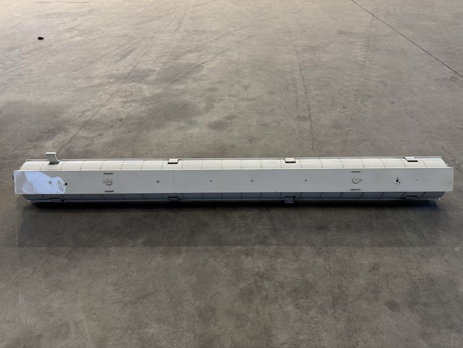 Lampa świetlówkowa