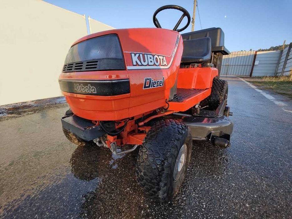 TRACTOR CORTA RELVA - KUBOTA - GAMA PROFISSIONAL