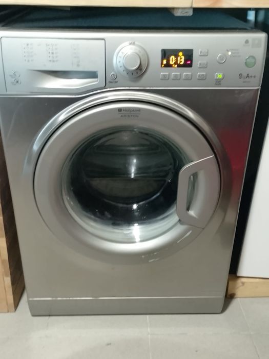 Maquina lavar 9kg Ariston Hotpoint