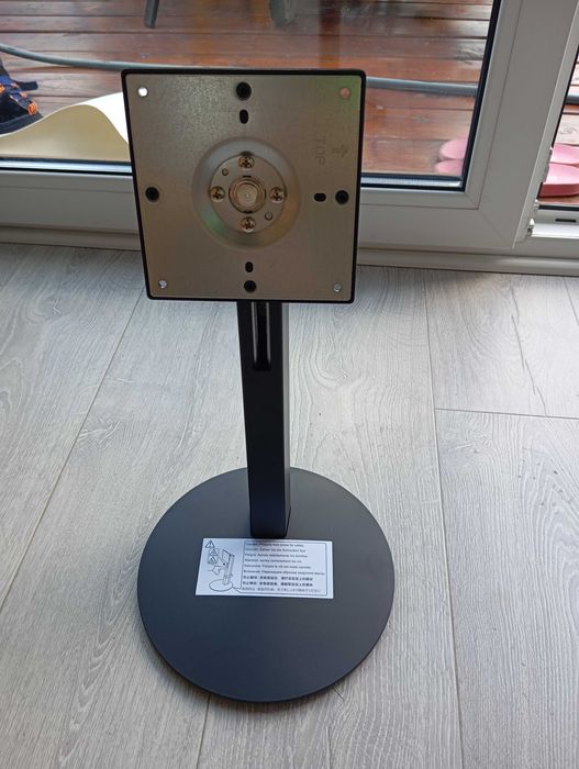 Uchwyt do monitora (vesa 100x100)  + śrubki mocujące