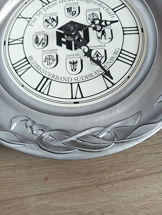Zegar metalowy cynowy talerz