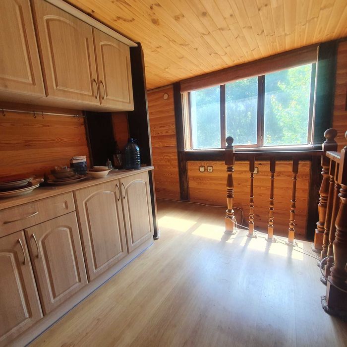 Компактний будинок-гараж в р-ні площі 700-річчя (C)