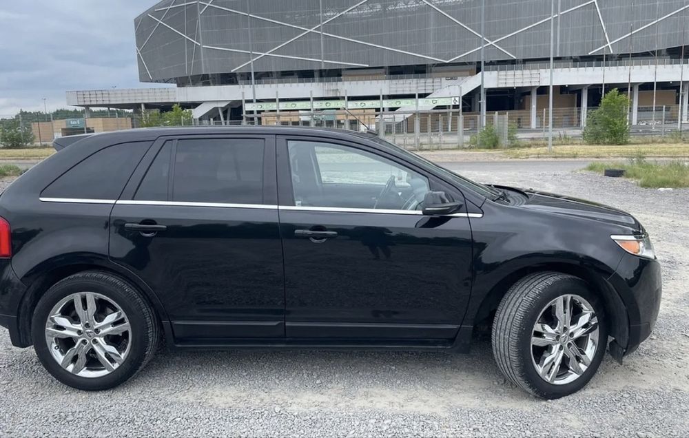 Ford Edge автомобіль
