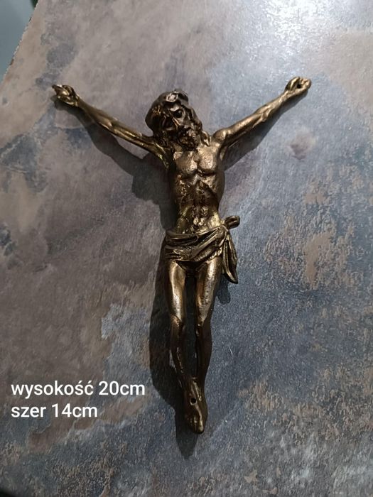 Stary krzyż z mosiądzu