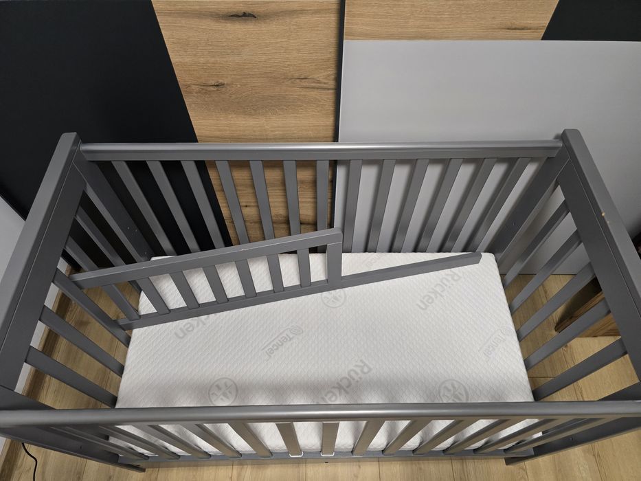 Łóżeczko dziecięce z materacem Rucken