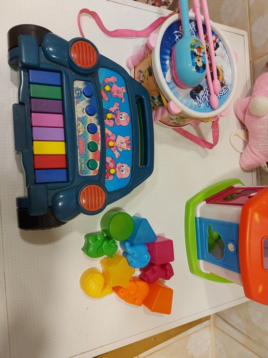 Сортер chicco,барабан,машинка,пианино мобиль,музикальние,детские игруш