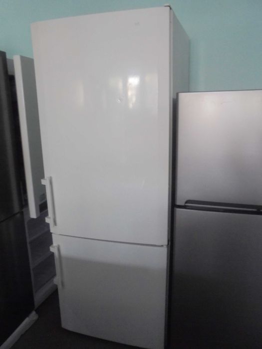 Frigorifico - LIEBHERR / Bom estado / Com garantia